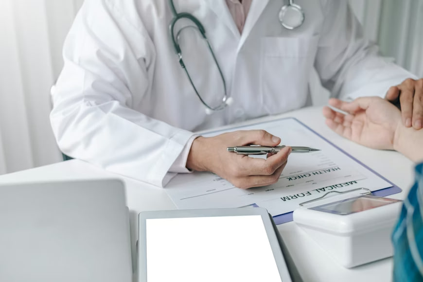 Consulta com profissional de saúde especializado